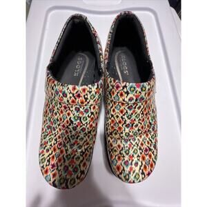 Klogs Footwear Womens Mission Clogs Multicolor Patent Leather Shoes Size 7M